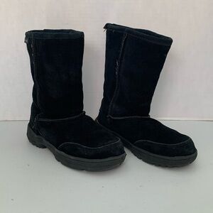 BearPaw Black suede Warm Winter Fur Lined  size 6
